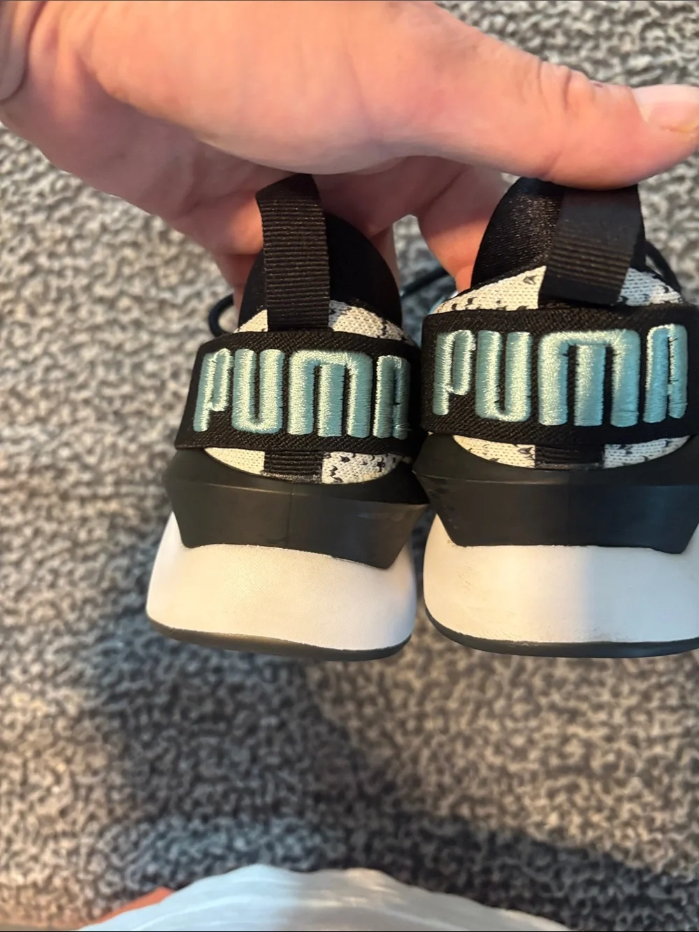 Puma Women’s Size 8 White/Green/Black Sneakers Excellent Condition!